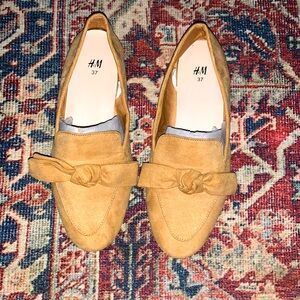 H & M loafers, beige, size 6/37 like new.
